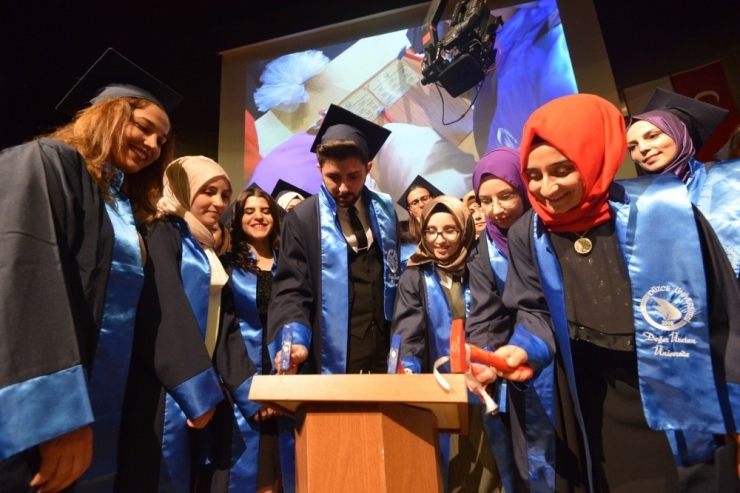 Mezun Olmanın Gururunu Yaşadılar