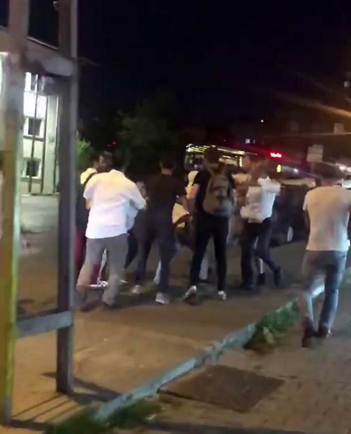 Otobüs Şoförü İle Yolcuların Tekme Tokat Kavgası Kamerada