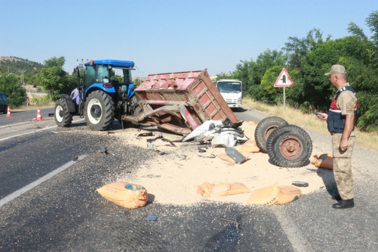 Minibüs Traktöre Arkadan Çarptı: 1 Ölü, 1 Yaralı