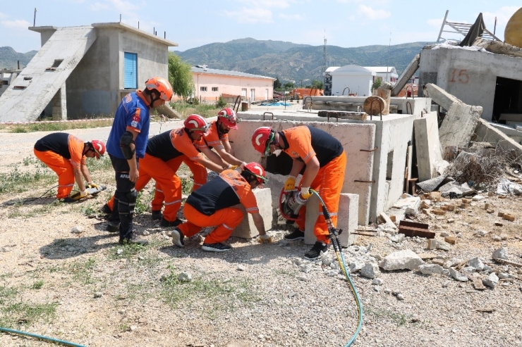 Öğretmenlere Arama Kurtarma Eğitimi Verildi