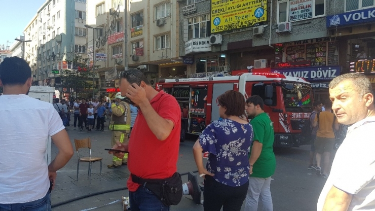 Sigara İzmariti Bankayı Yakıyordu