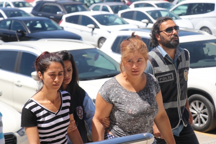 Dilcilik Yöntemiyle Evlere Giren Hırsızlar Yakayı Ele Verdi