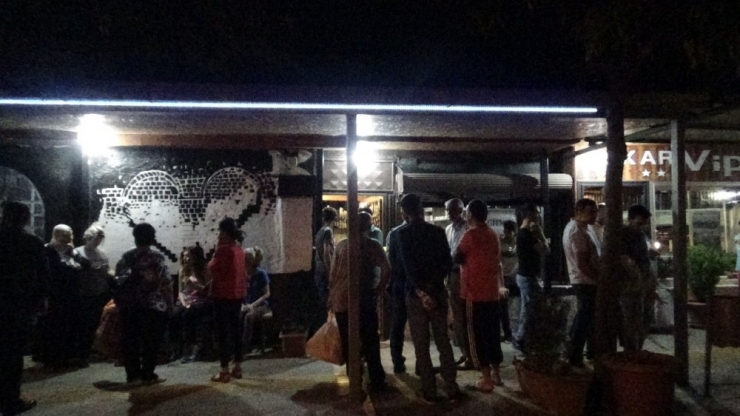 Diyarbakır’da Kafeye Silahlı Saldırı: 1 Yaralı