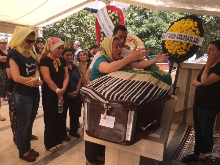 Babası Tarafından Öldürülen Doktora Hüzünlü Veda