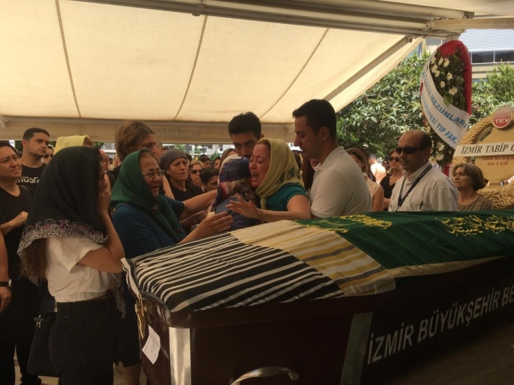 Babası Tarafından Öldürülen Doktora Hüzünlü Veda