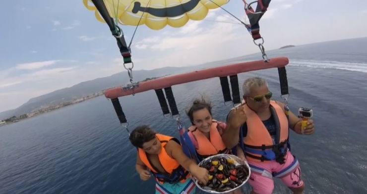 Paraşütte Midye Keyfi