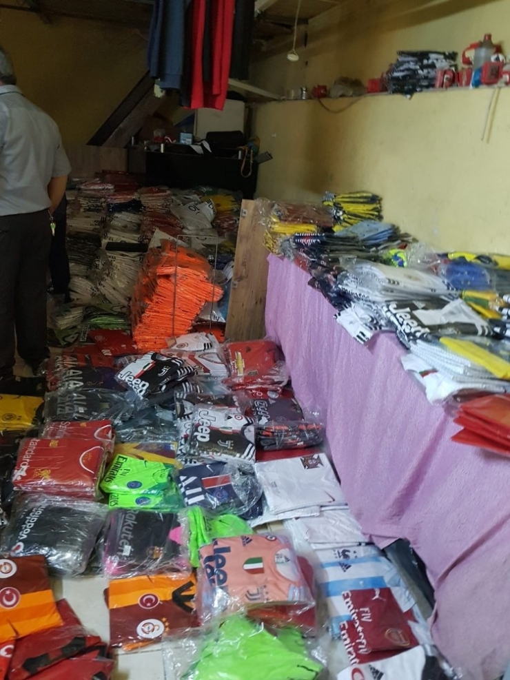 İzmir’de Taklit Ürün Operasyonu