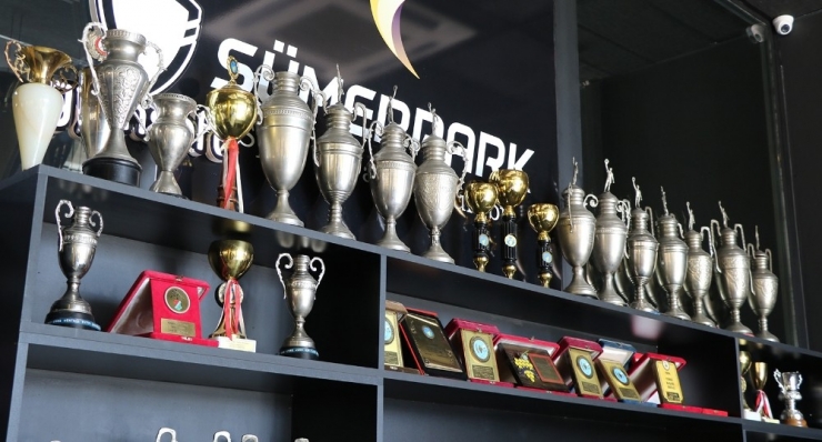 Tarihi Kupalar Gün Yüzüne Çıkarıldı