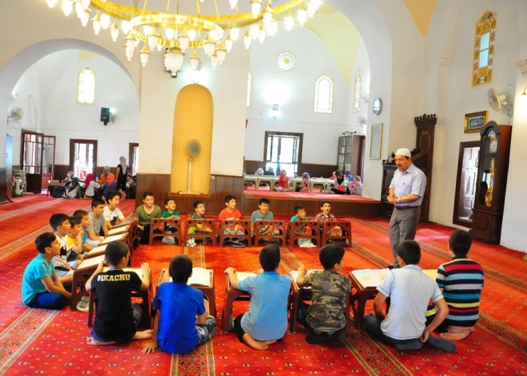 Manisa’da Kur’an Kurslarına Rekor Katılım