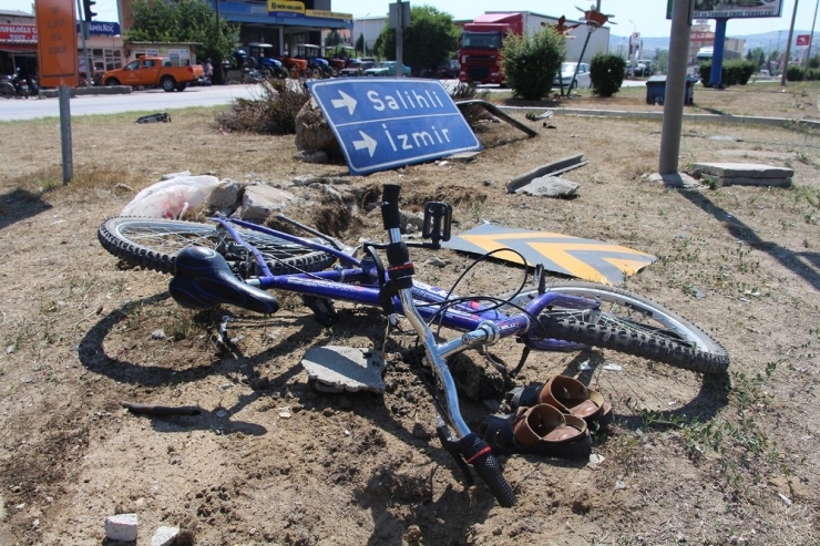 Karayolunda Aracın Çarptığı Bisikletli Çocuk Yaşama Tutunamadı