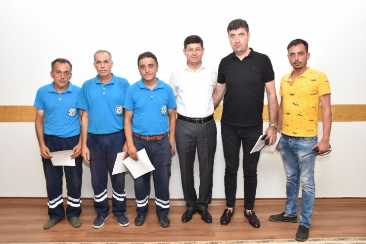 Başkan Özcan’dan Temizlik İşçilerine Teşekkür