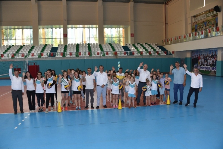 Yaz Spor Okulları Kapısını Açtı