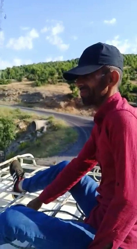 Gençlerin Minibüs Üzerinde Tehlikeli Yolculuğu