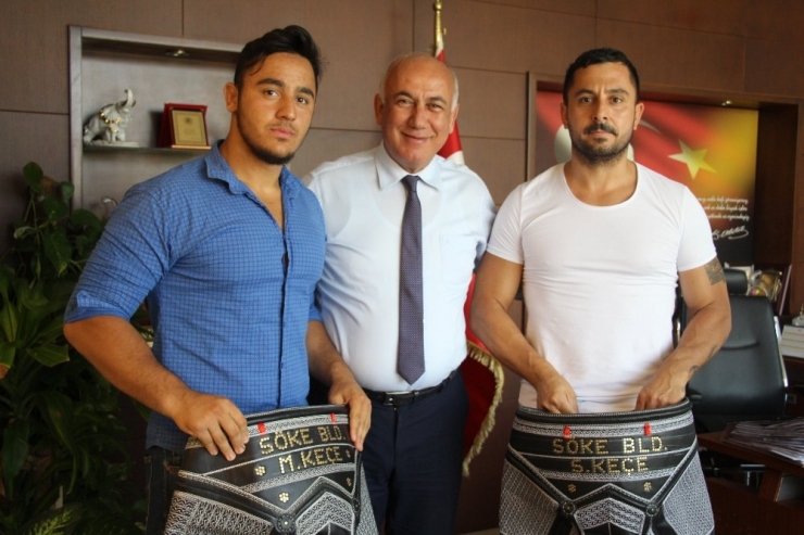 Sökeli Pehlivanlara Başkan Tuncel’den Destek