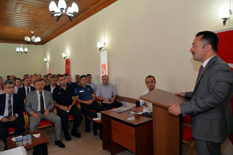 Vali Şentürk, Köy Ve Mahalle Muhtarlarıyla Bir Araya Geldi