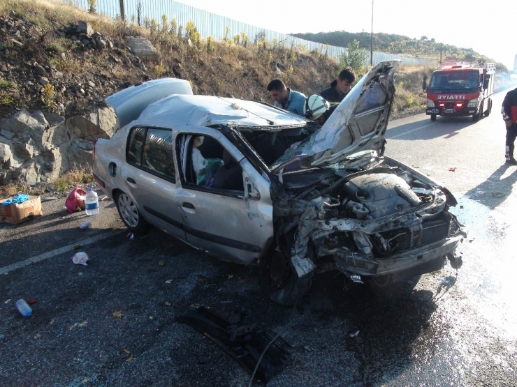 Düğüne Giden Aile Kaza Yaptı: 5 Yaralı