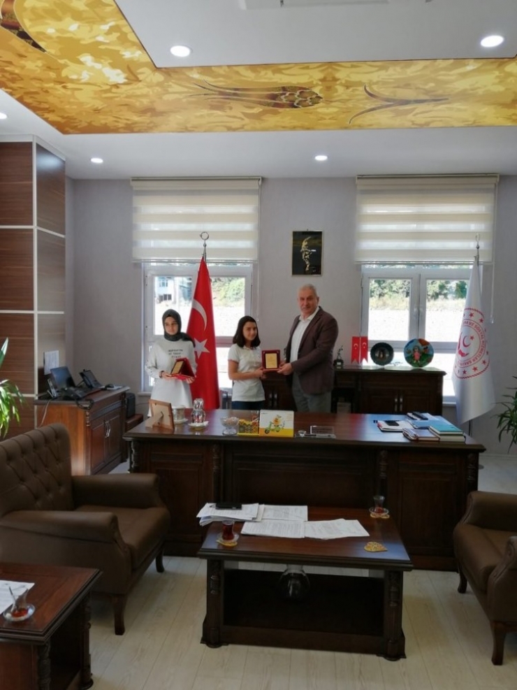 Gümrükçü Dereceye Giren Gençleri Tebrik Etti