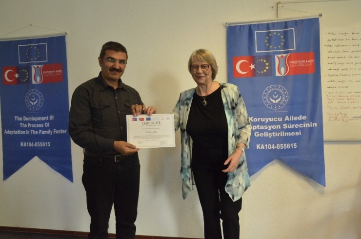 ‘Koruyucu Ailede Adaptasyon Sürecinin Geliştirilmesi Projesi’ Sertifika Töreni