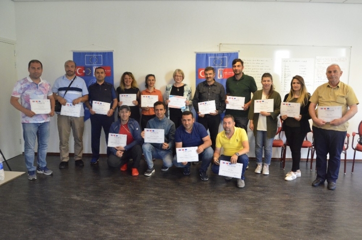 ‘Koruyucu Ailede Adaptasyon Sürecinin Geliştirilmesi Projesi’ Sertifika Töreni