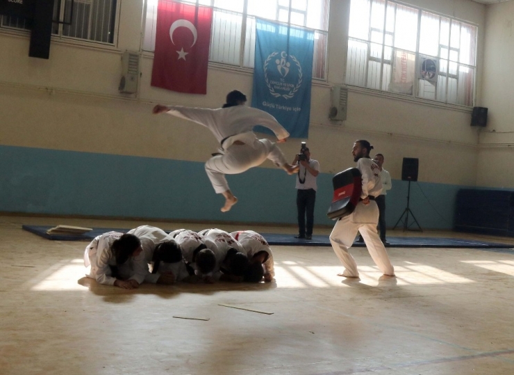 Bitlis’te Yaz Spor Okullarının Açılışı Yapıldı