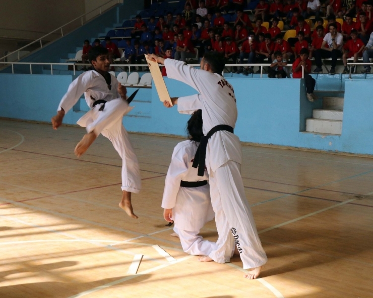 Bitlis’te Yaz Spor Okullarının Açılışı Yapıldı
