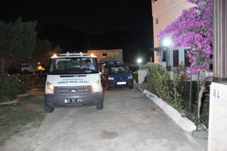 18 Yaşındaki Genç Tatile Geldiği Bodrum’da Kalbinden Bıçaklandı