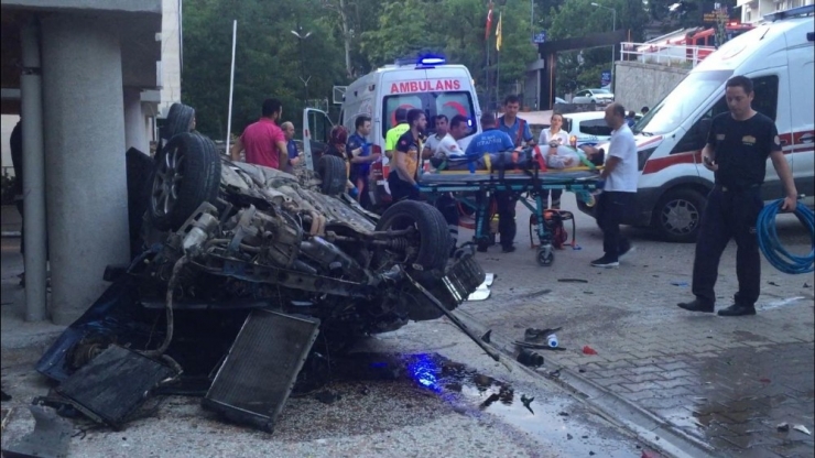 Bursa’da Araç Takla Attı: 3 Yaralı