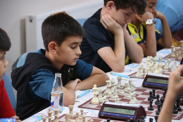 Merkezefendi Belediyesinden İlk Satranç Turnuvası