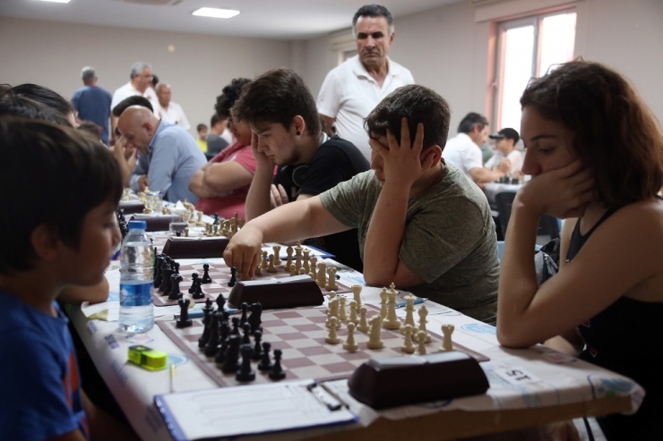 Merkezefendi Belediyesinden İlk Satranç Turnuvası