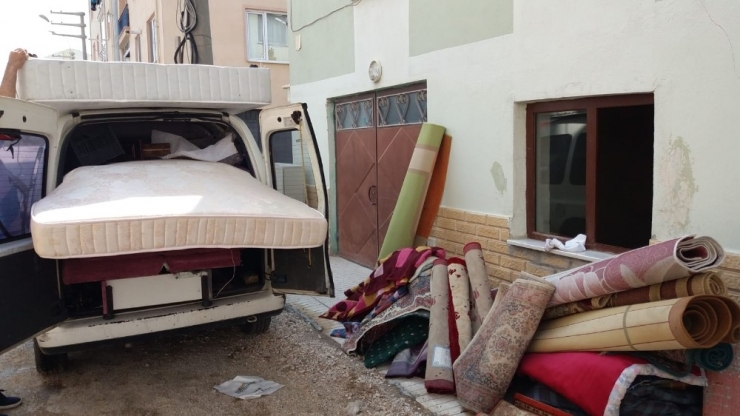 Havacılar, Evini Su Basan Ailenin Yardımına Koştu