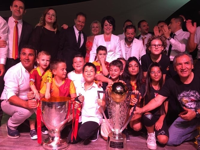 Galatasaray’ın 22. Şampiyonluk Kutlamaları Kuşadası’nda Devam Etti