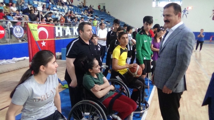 Hakkari’de “Yaz Spor Okulları” Başladı