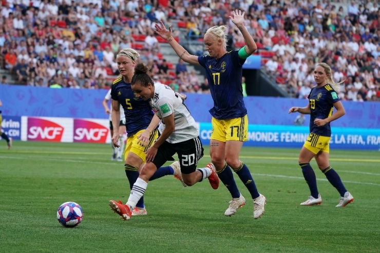 Kadınlar Dünya Kupası: Almanya: 1 - İsveç: 2