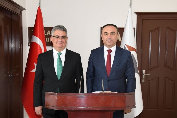 Val Soytürk’den Mevkidaşı Adıyaman Valisi Pekmez’e Ziyaret