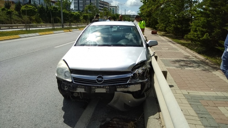 Kontrolden Çıkan Otomobil Karşı Şeride Geçti: 1 Yaralı