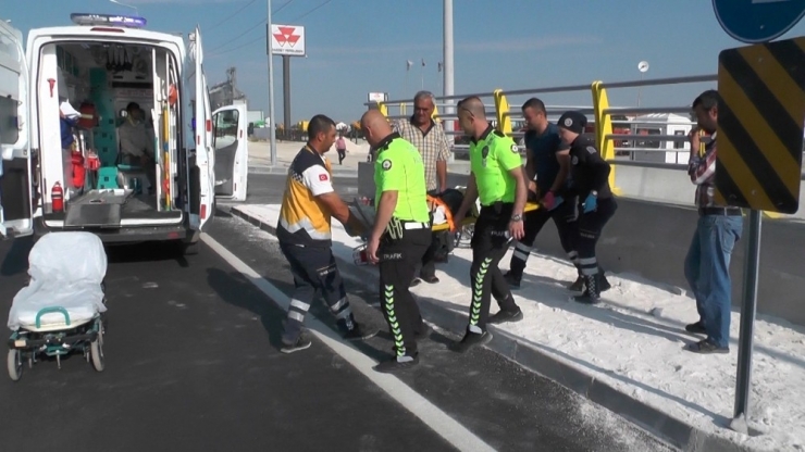 Ereğli’de Motosiklet Tır’a Çarptı: 2 Yaralı