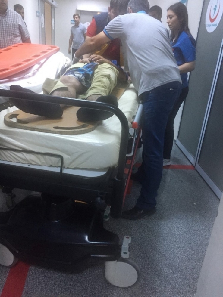 Aşık Genç, Babası İle Tartışıp Otomobilden Atladı