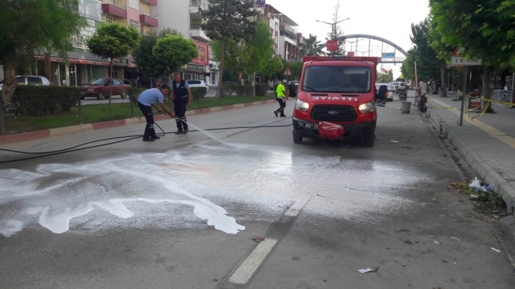 Mersin’de Motosiklet Orta Refüje Çarptı: 1 Ölü