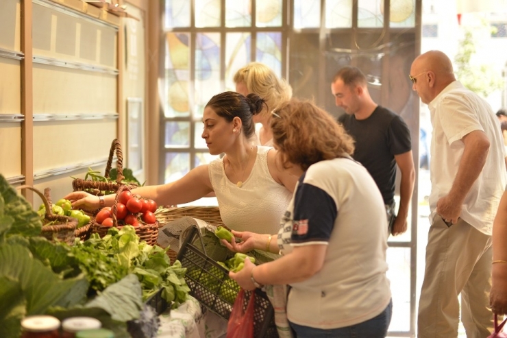 Hanımeli Sokak’ta Yaz Neşesi