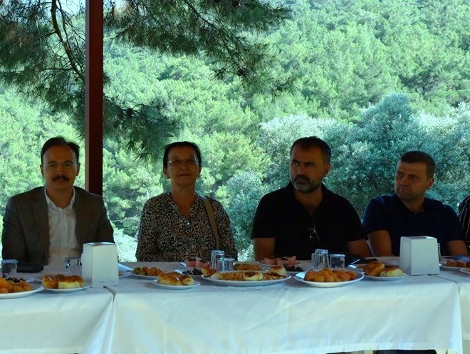 Kazak Türk’ü Şiraz Doğru Dualarla Anıldı