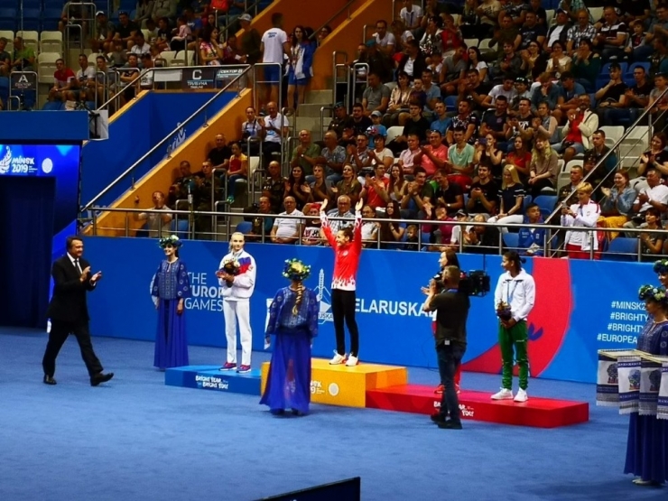 Buse Naz Çakıroğlu’ndan Altın Madalya