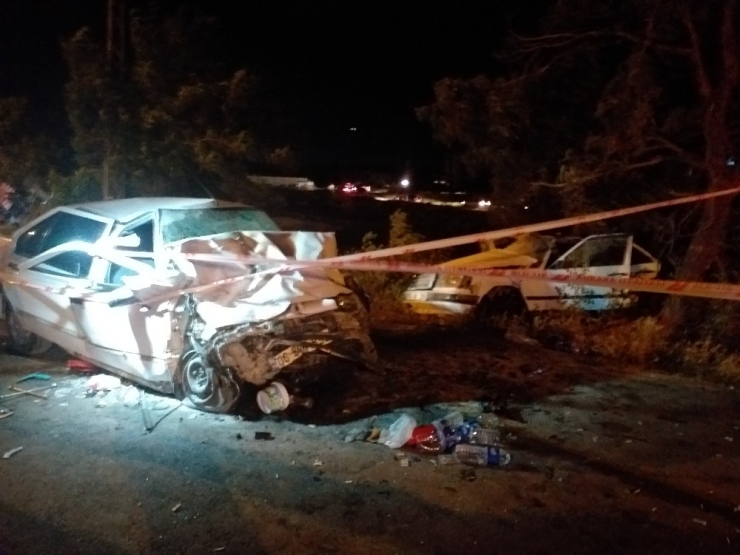 Başkent’te Sürücü Yanan Otomobilde Sıkıştı