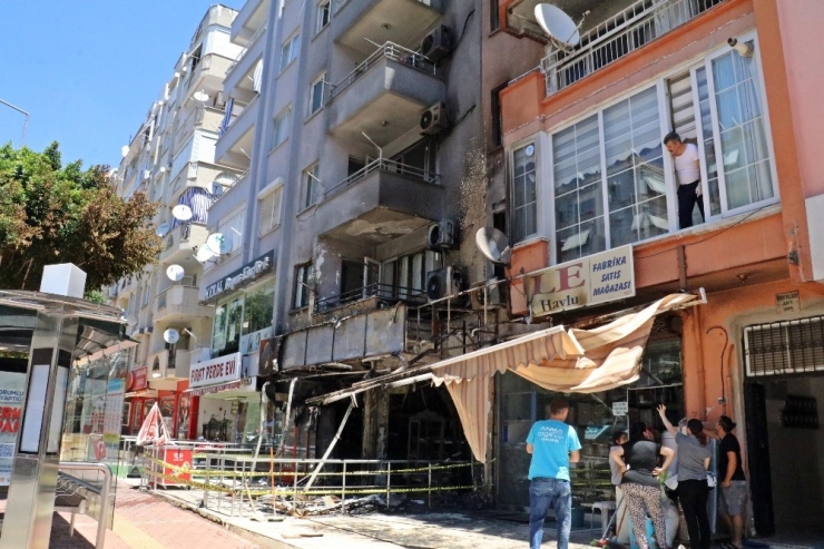 Yangına Uykuda Yakalandılar