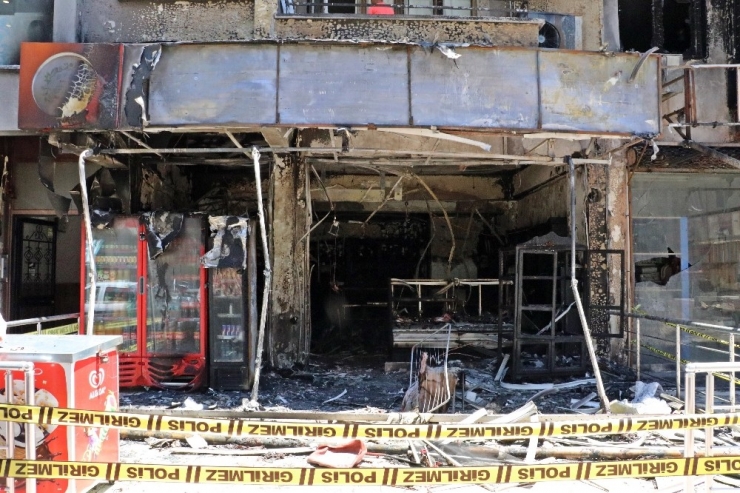 Yangına Uykuda Yakalandılar