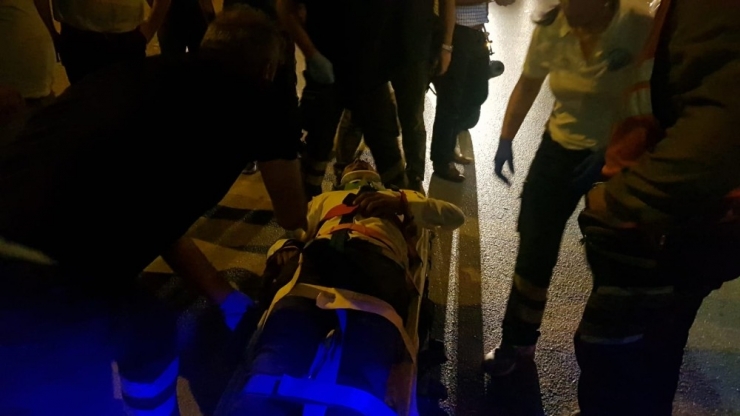 Karşıya Geçmek İsterken Minibüsün Altında Kaldı