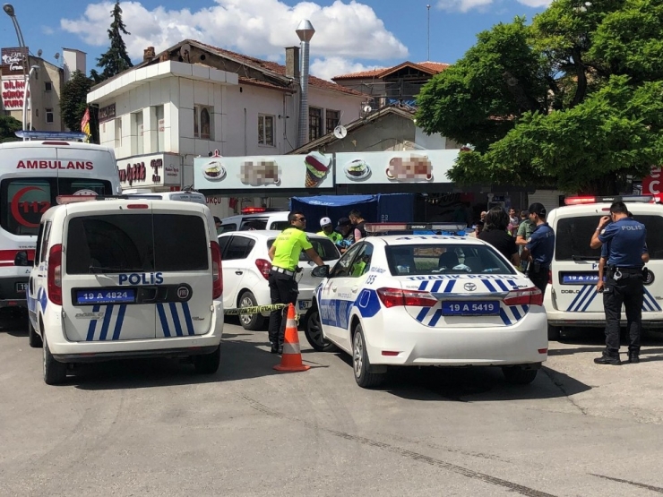 Konuşmak İçin Çağırdığı Eşini Tabancayla Vurdu