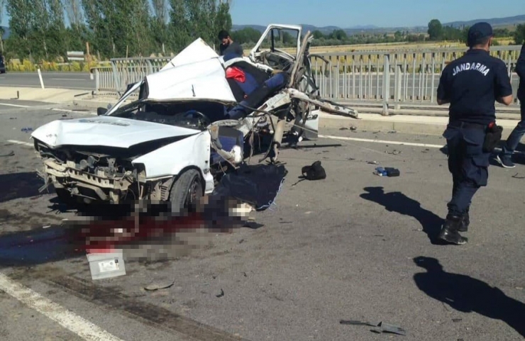 Kütahya’daki Trafik Kazasında Ölü Sayısı 3’e Çıktı
