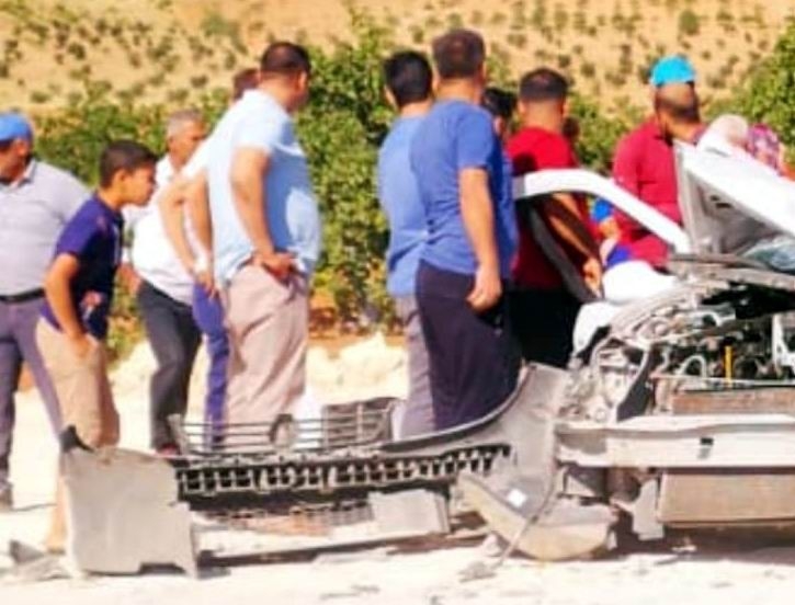 Gaziantep’te Otomobil İş Makinesine Çarptı: 4 Yaralı