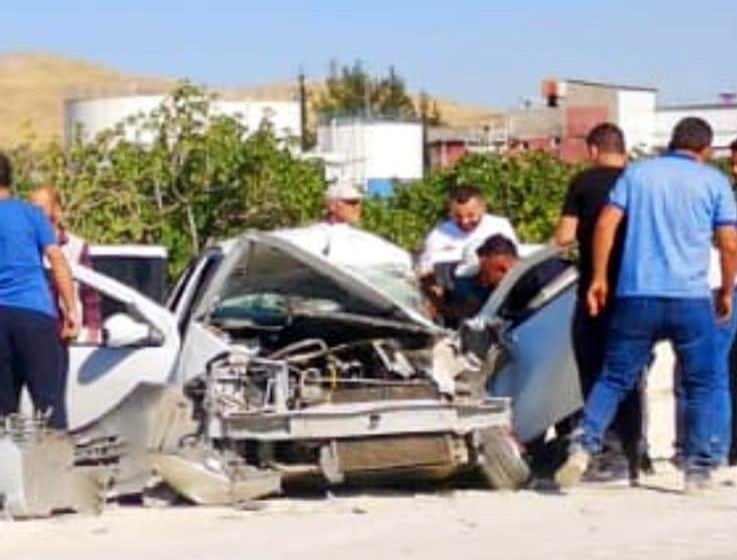 Gaziantep’te Otomobil İş Makinesine Çarptı: 4 Yaralı