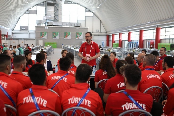 Bakan Kasapoğlu Avrupa Oyunları’nda Madalya Alan Sporcuları Tebrik Etti